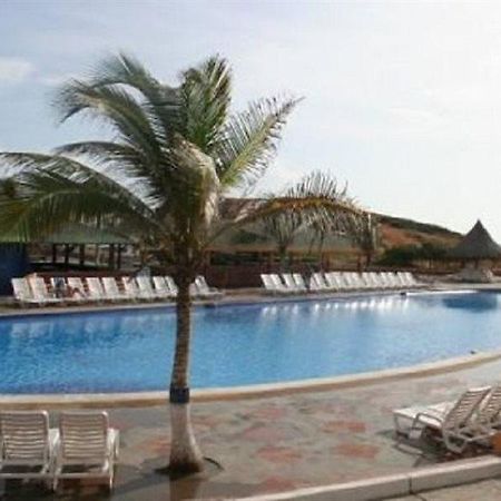 Portofino Complex Hotel Playa El Agua Exterior photo